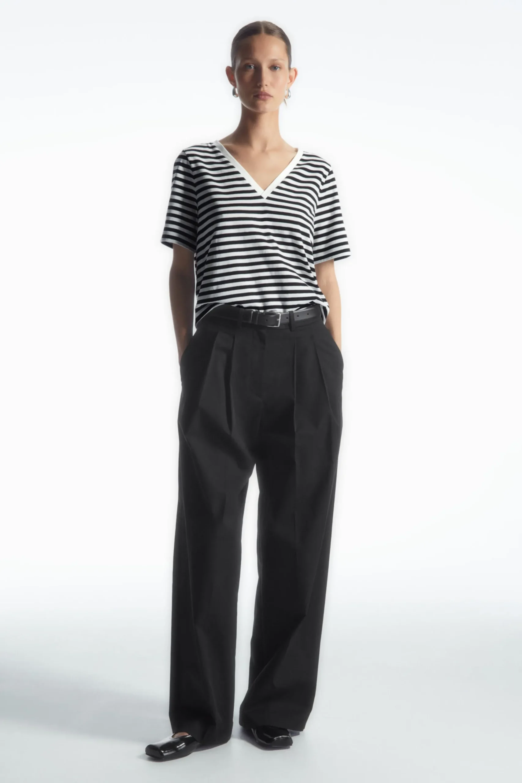 Damen COS T-Shirts | Oberteile*ALLTAGS-T-SHIRT MIT V-AUSSCHNITT