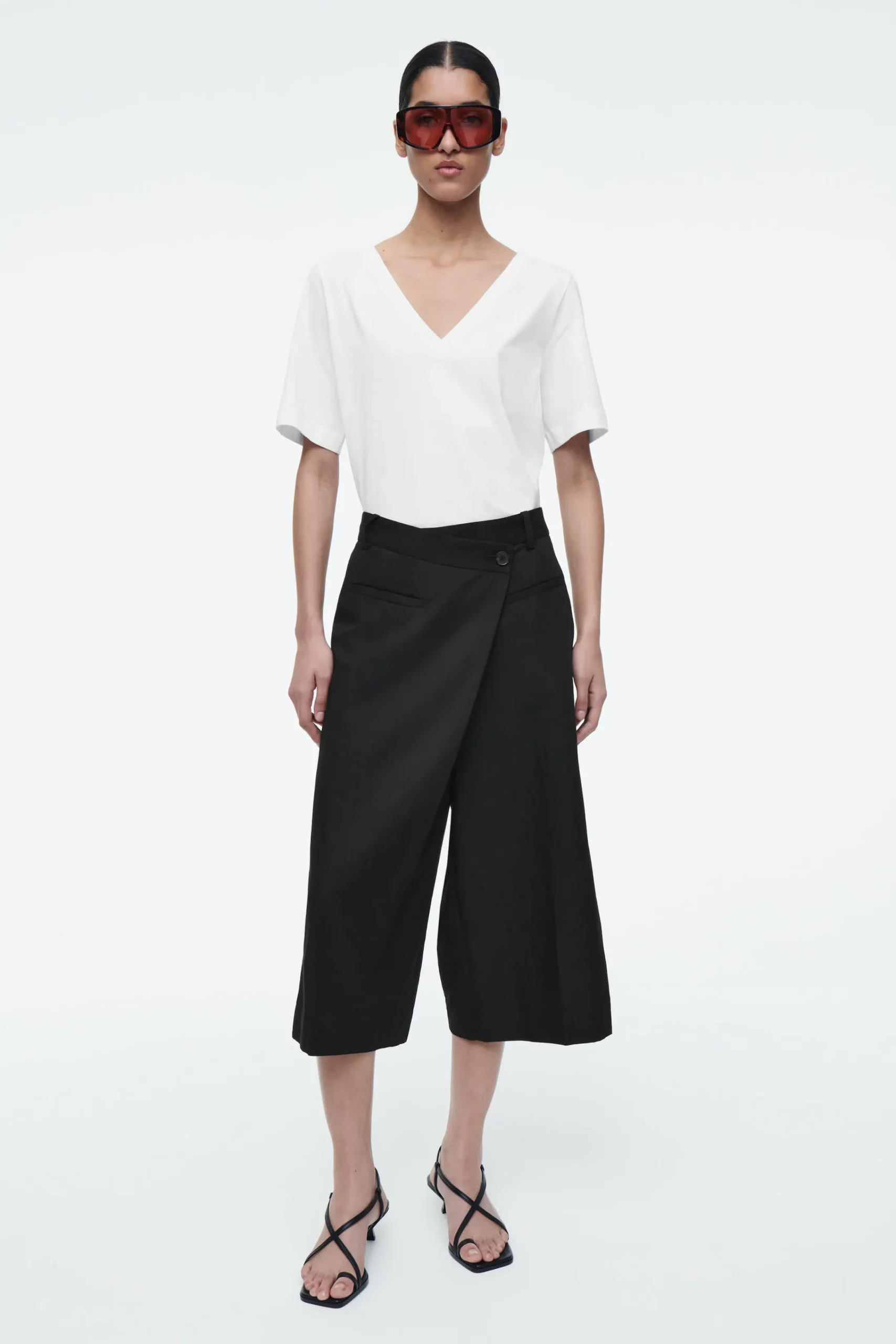 Damen COS T-Shirts | Oberteile*ALLTAGS-T-SHIRT MIT V-AUSSCHNITT