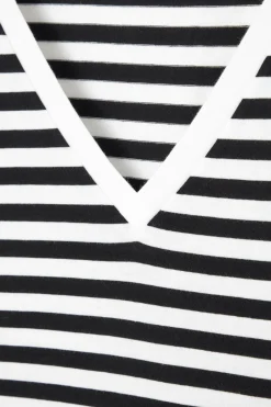 Damen COS T-Shirts | Oberteile*ALLTAGS-T-SHIRT MIT V-AUSSCHNITT