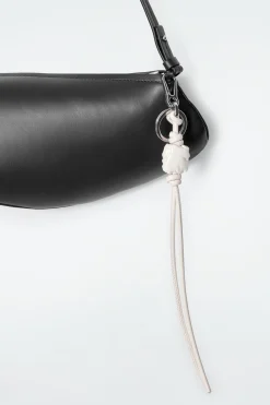 Damen COS Accessoires Aus Leder | Taschen*ANHÄNGER MIT STEPPDESIGN, PERLEN UND LEDERQUASTE
