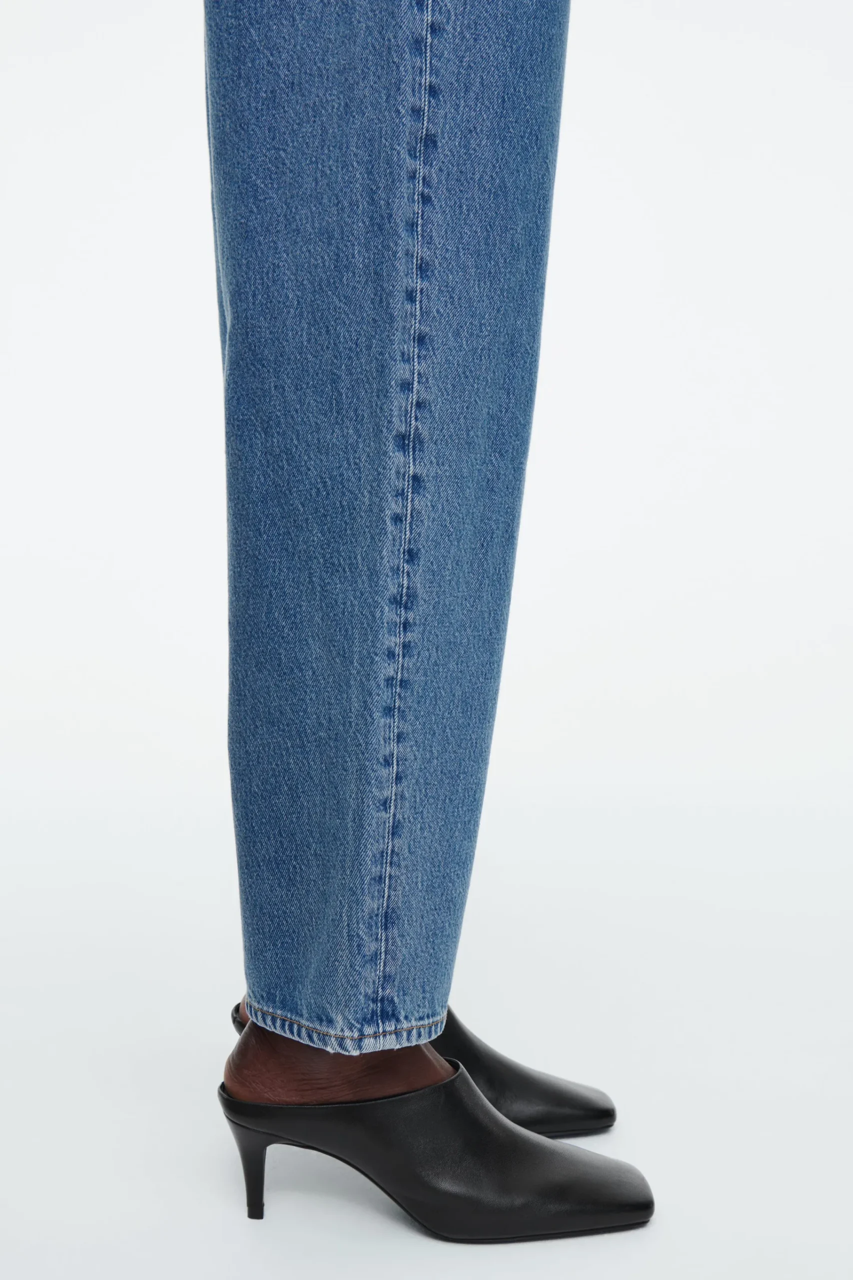 Damen COS Jeans | Hosen*ARCH SCHMAL ZULAUFENDE JEANS