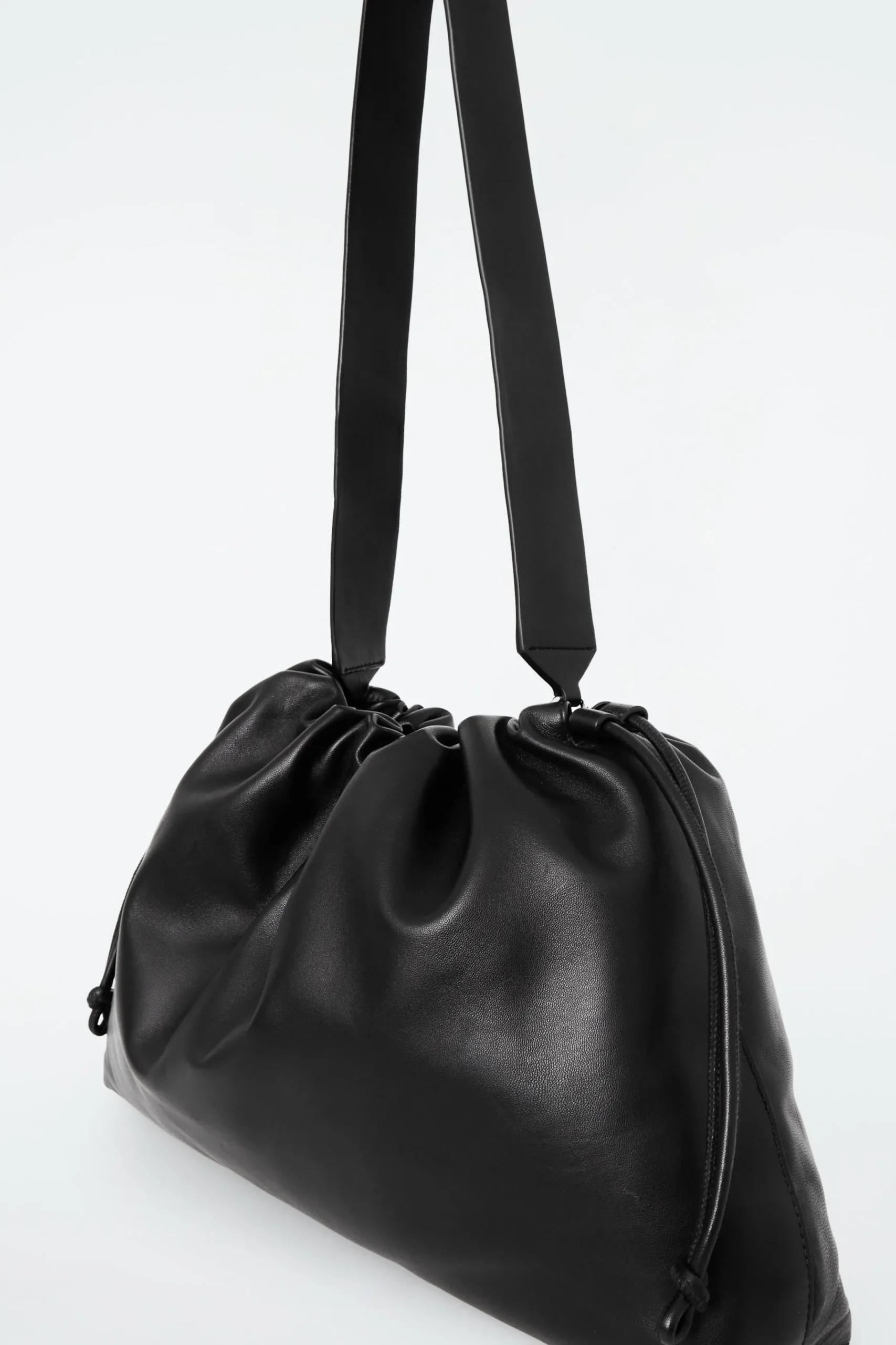 Damen COS Taschen*CAVATELLI CLUTCH AUS LEDER