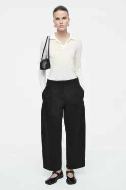 Damen COS Hosen*CHINOHOSE MIT FALTEN UND BARREL-BEIN