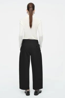 Damen COS Hosen*CHINOHOSE MIT FALTEN UND BARREL-BEIN