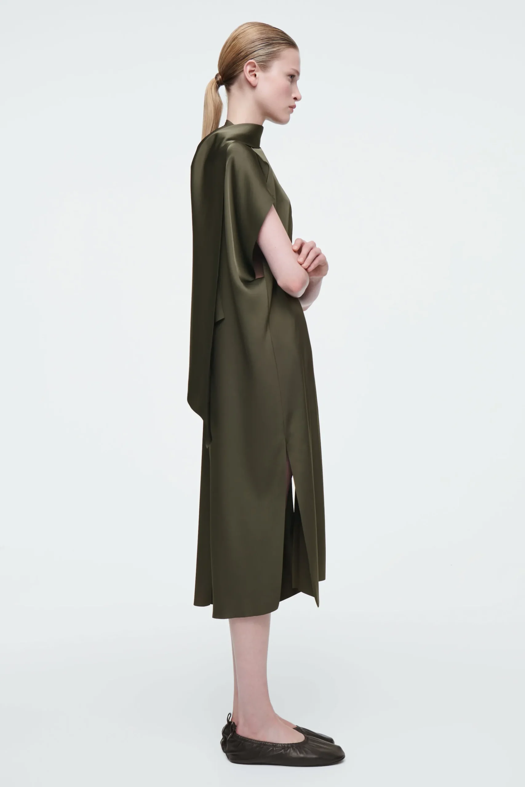 Damen COS Kleider*DAS ETUIKLEID MIT SCHALDETAIL