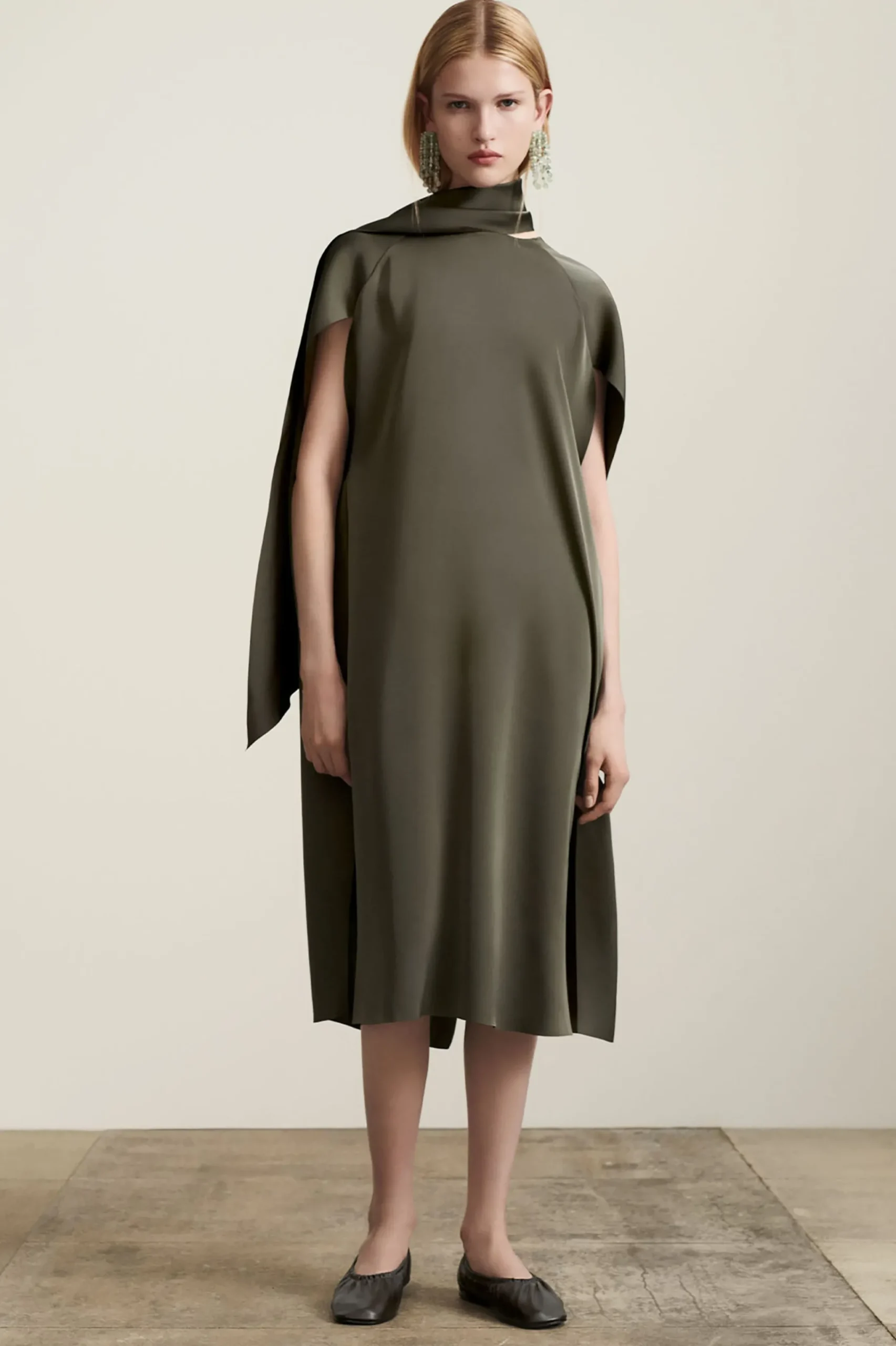 Damen COS Kleider*DAS ETUIKLEID MIT SCHALDETAIL