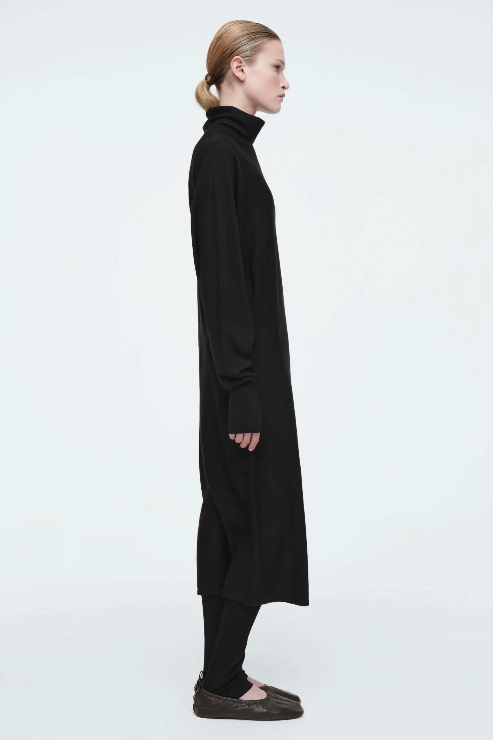 Damen COS Kleider | Strickmode*DAS KLEID AUS MERINOWOLLE MIT STEHKRAGEN