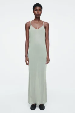 Damen COS Kleider | Strickmode*DAS LEICHTE TRÄGERKLEID AUS STRICK