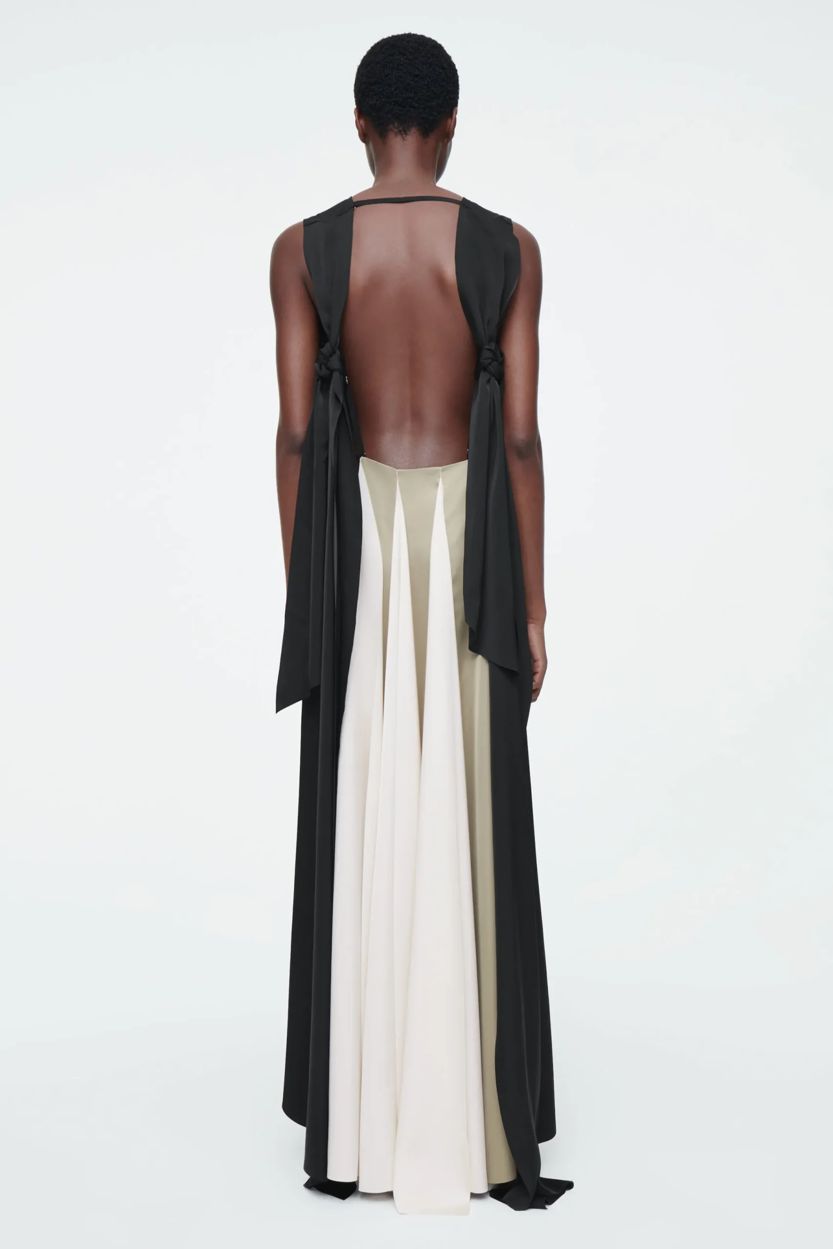 Damen COS Kleider*DAS MAXIKLEID MIT OFFENEM RÜCKEN