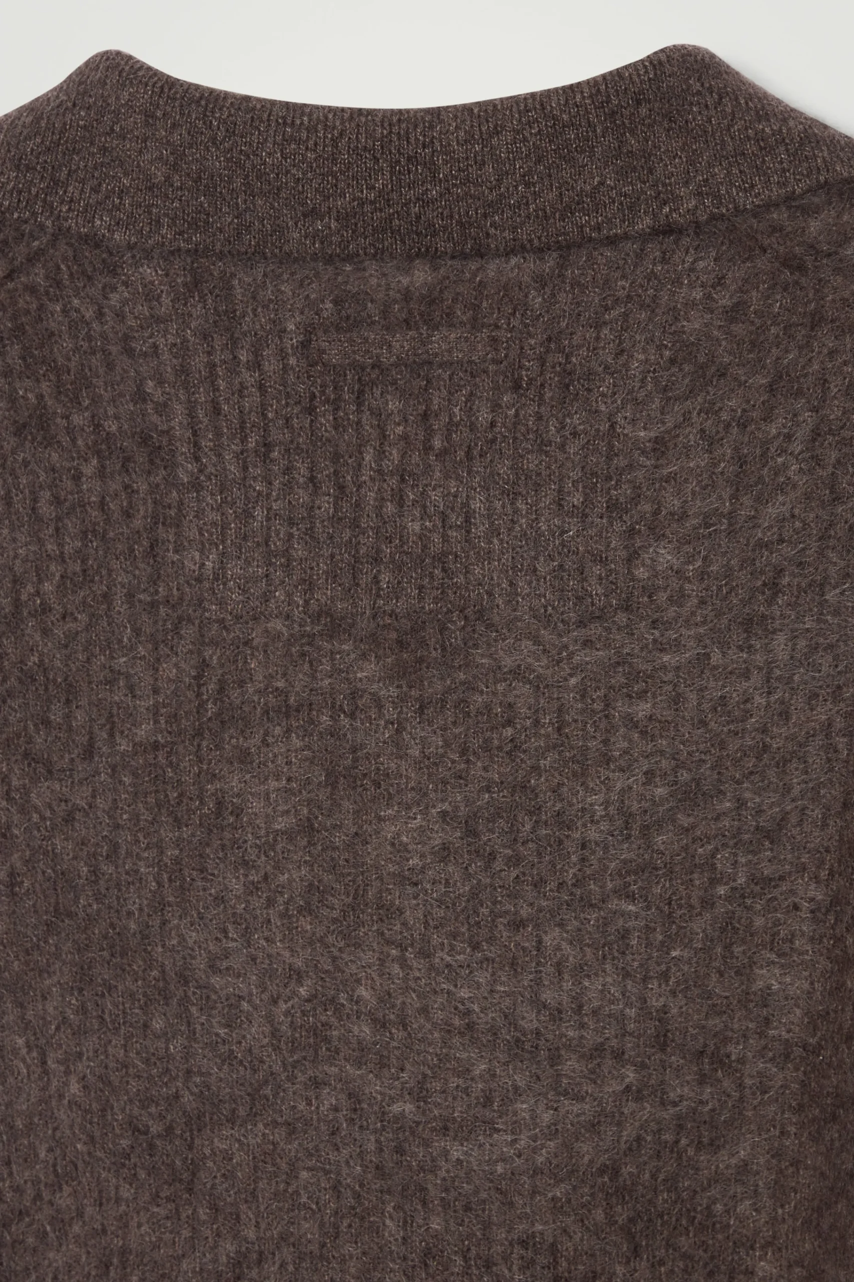 Herren COS Poloshirts | Pullover*DAS POLOSHIRT AUS GEBÜRSTETEM KASCHMIR