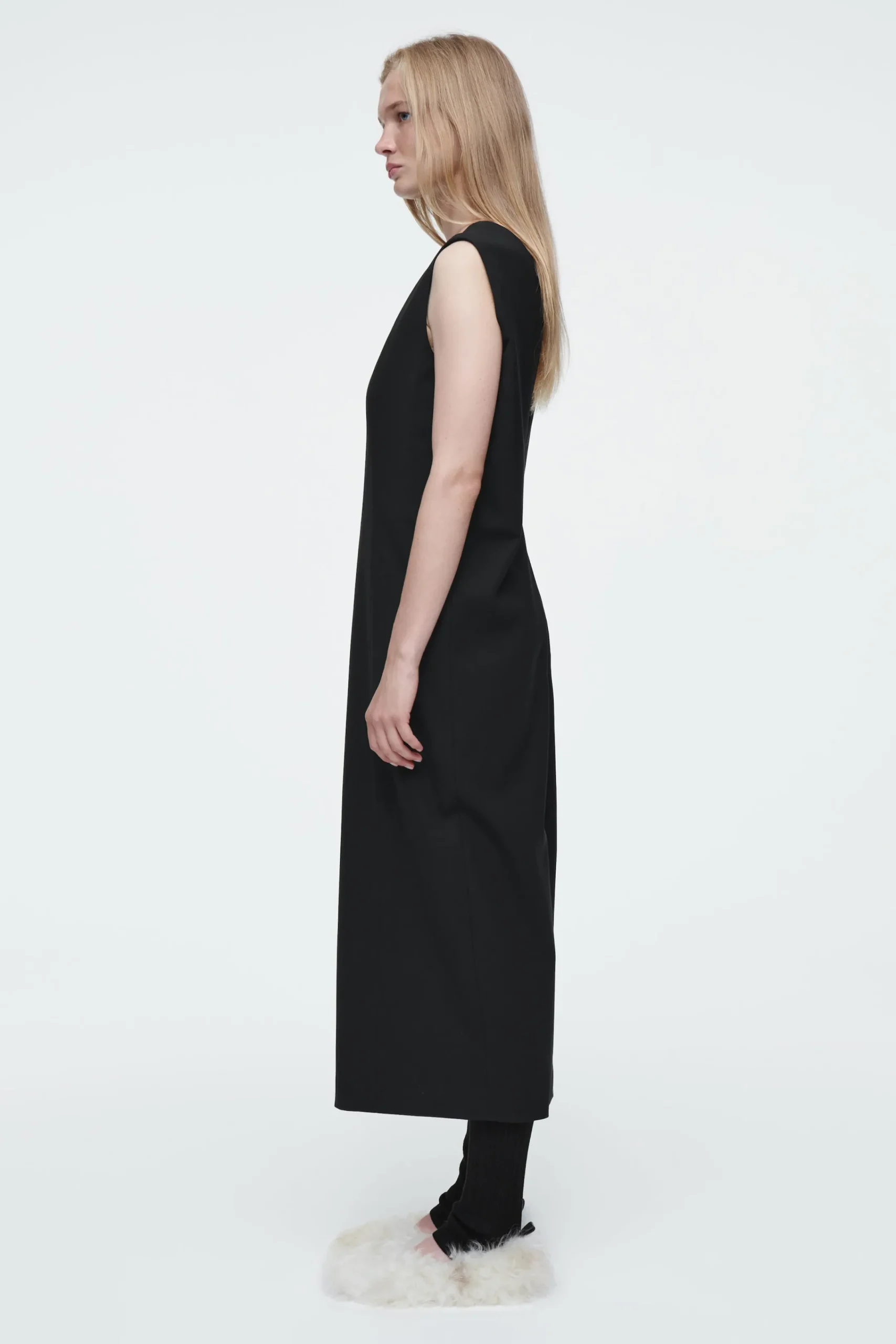 Damen COS Kleider*DAS ÄRMELLOSE ELEGANTE WOLLKLEID