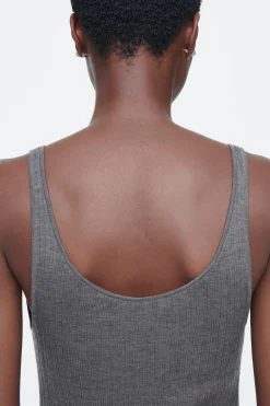 Damen COS Kleider*DER GERIPPTE BODY AUS MERINOWOLLE