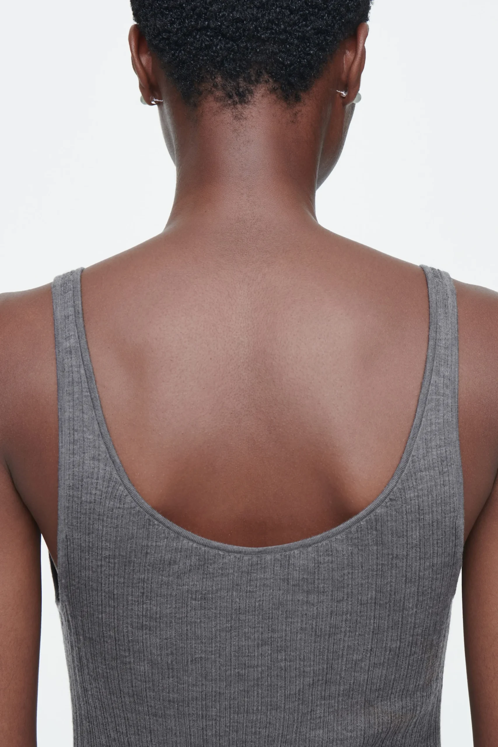 Damen COS Kleider*DER GERIPPTE BODY AUS MERINOWOLLE