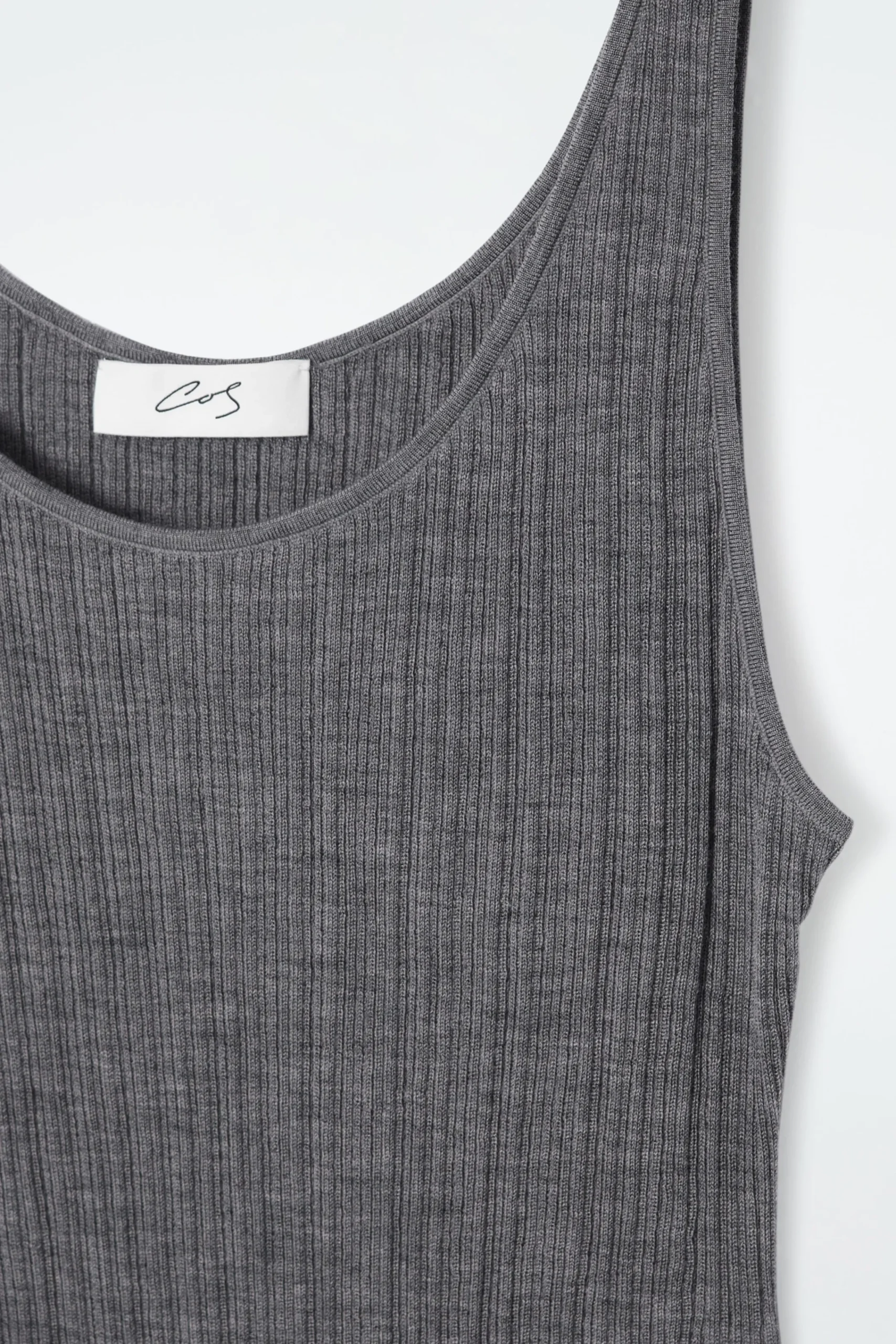 Damen COS Kleider*DER GERIPPTE BODY AUS MERINOWOLLE