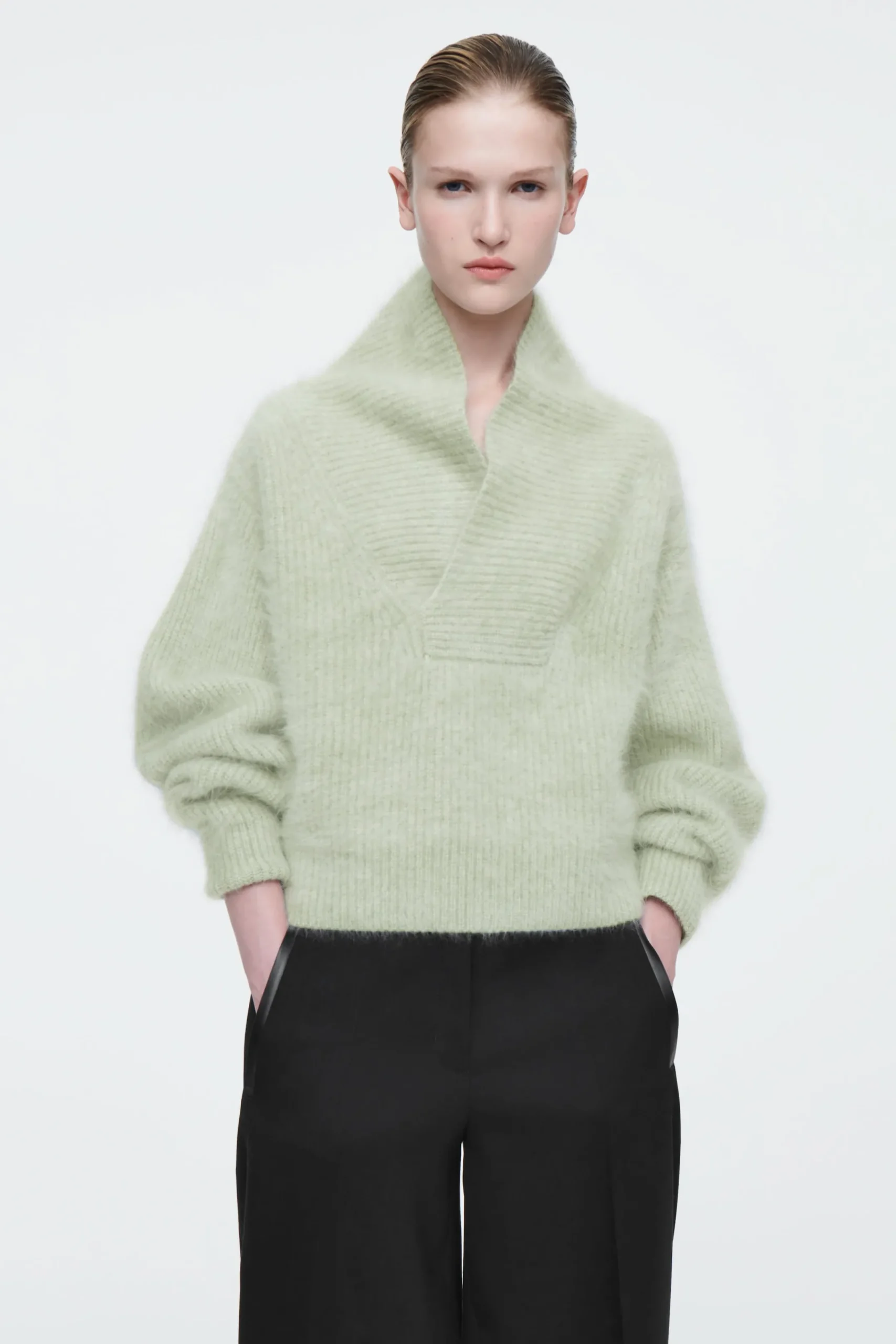 Damen COS Kaschmir | Strickmode*DER PULLOVER AUS GEBÜRSTETEM KASCHMIR