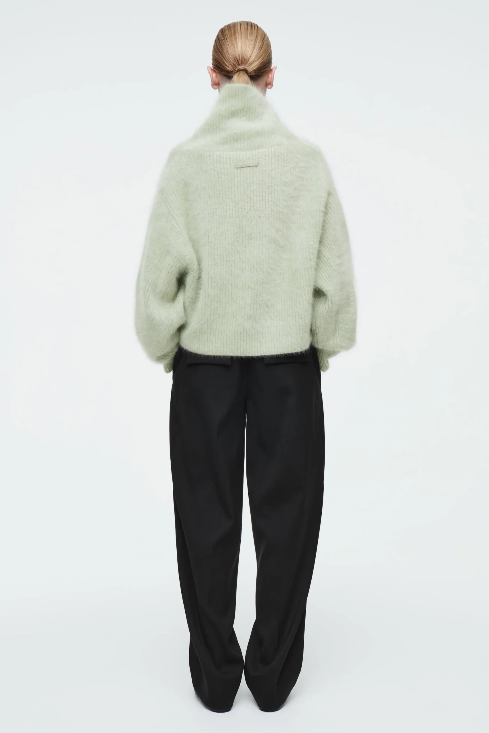 Damen COS Kaschmir | Strickmode*DER PULLOVER AUS GEBÜRSTETEM KASCHMIR