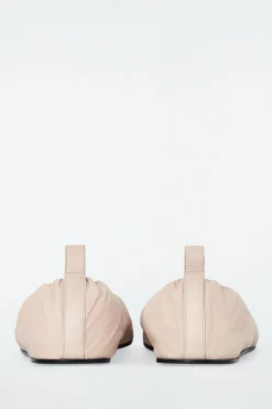 Damen COS Accessoires Aus Leder | Schuhe*DIE BALLERINAS AUS GERAFFTEM LEDER