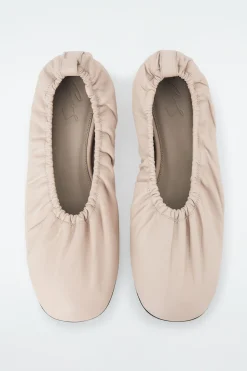 Damen COS Accessoires Aus Leder | Schuhe*DIE BALLERINAS AUS GERAFFTEM LEDER