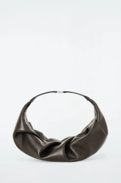 Damen COS Taschen*DIE DRAPIERTE UMHÄNGETASCHE – LEDER