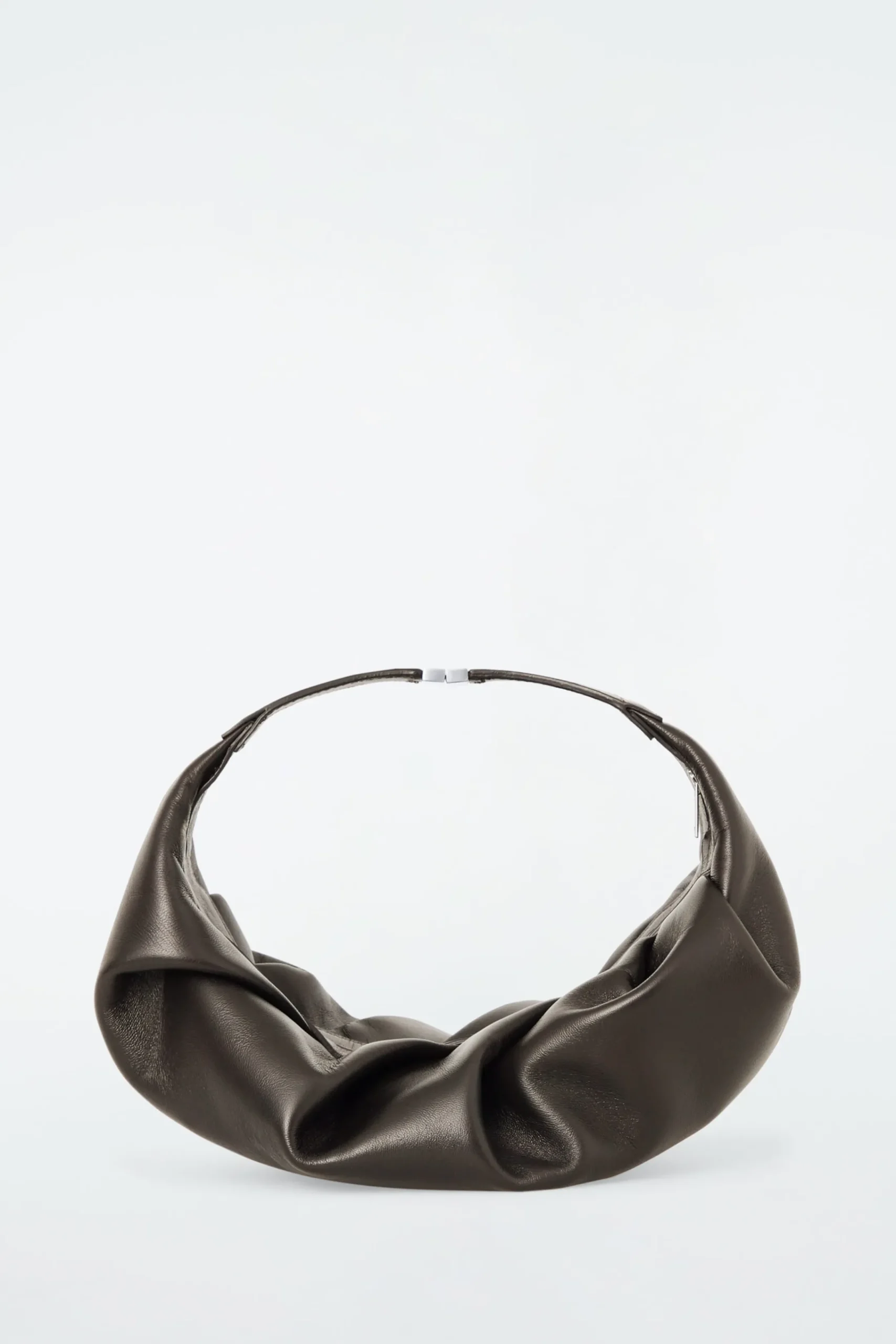 Damen COS Taschen*DIE DRAPIERTE UMHÄNGETASCHE – LEDER