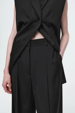 Damen COS Hosen*DIE FLIESSENDE HOSE MIT BARREL-BEIN