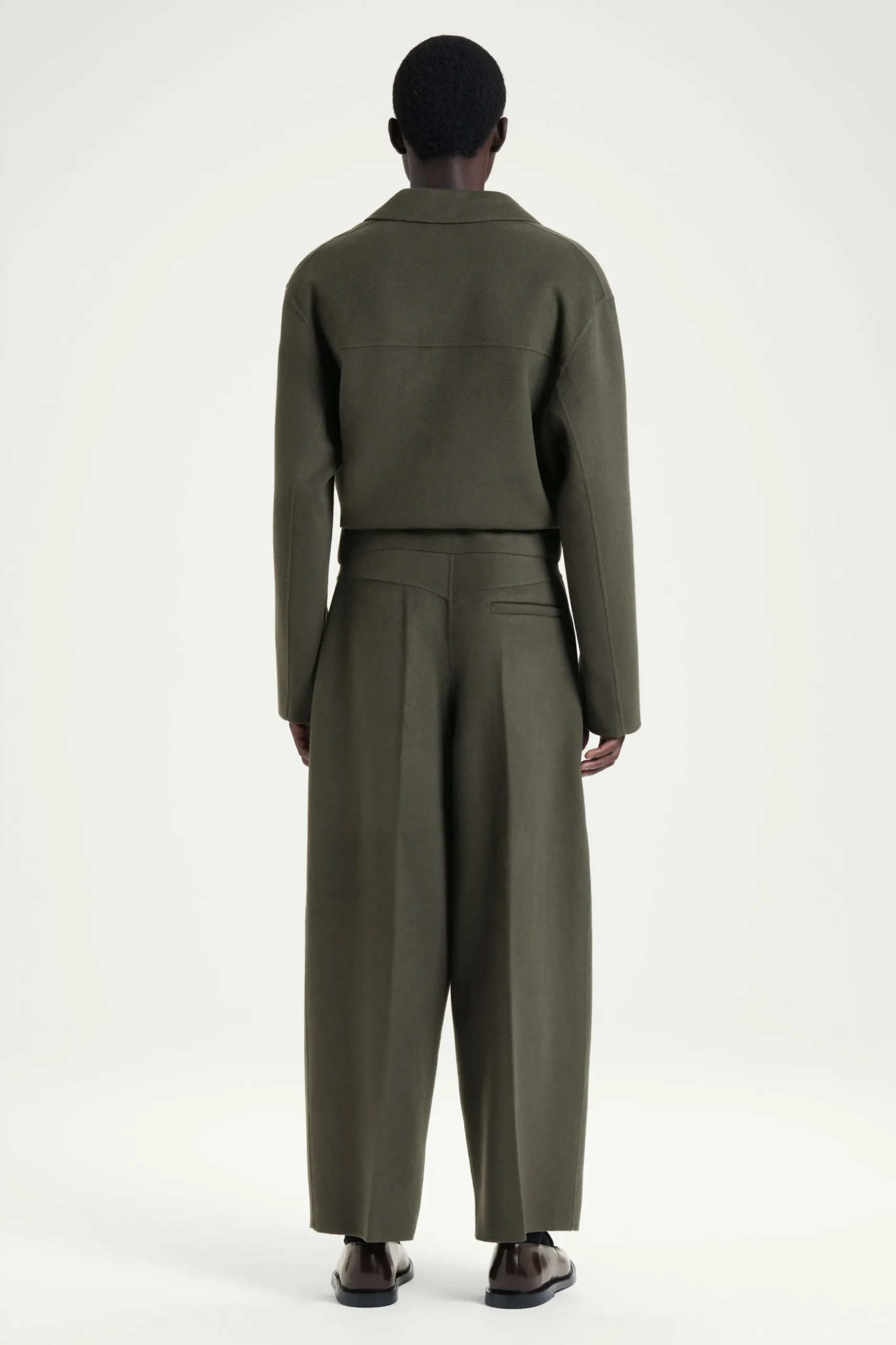 Herren COS Hosen*DIE HOSE MIT BARREL-BEIN