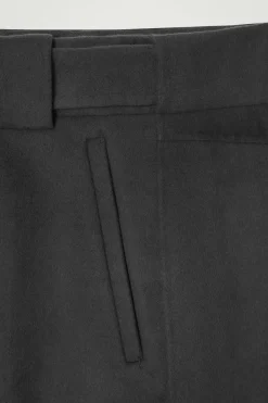 Herren COS Hosen*DIE HOSE MIT BARREL-BEIN