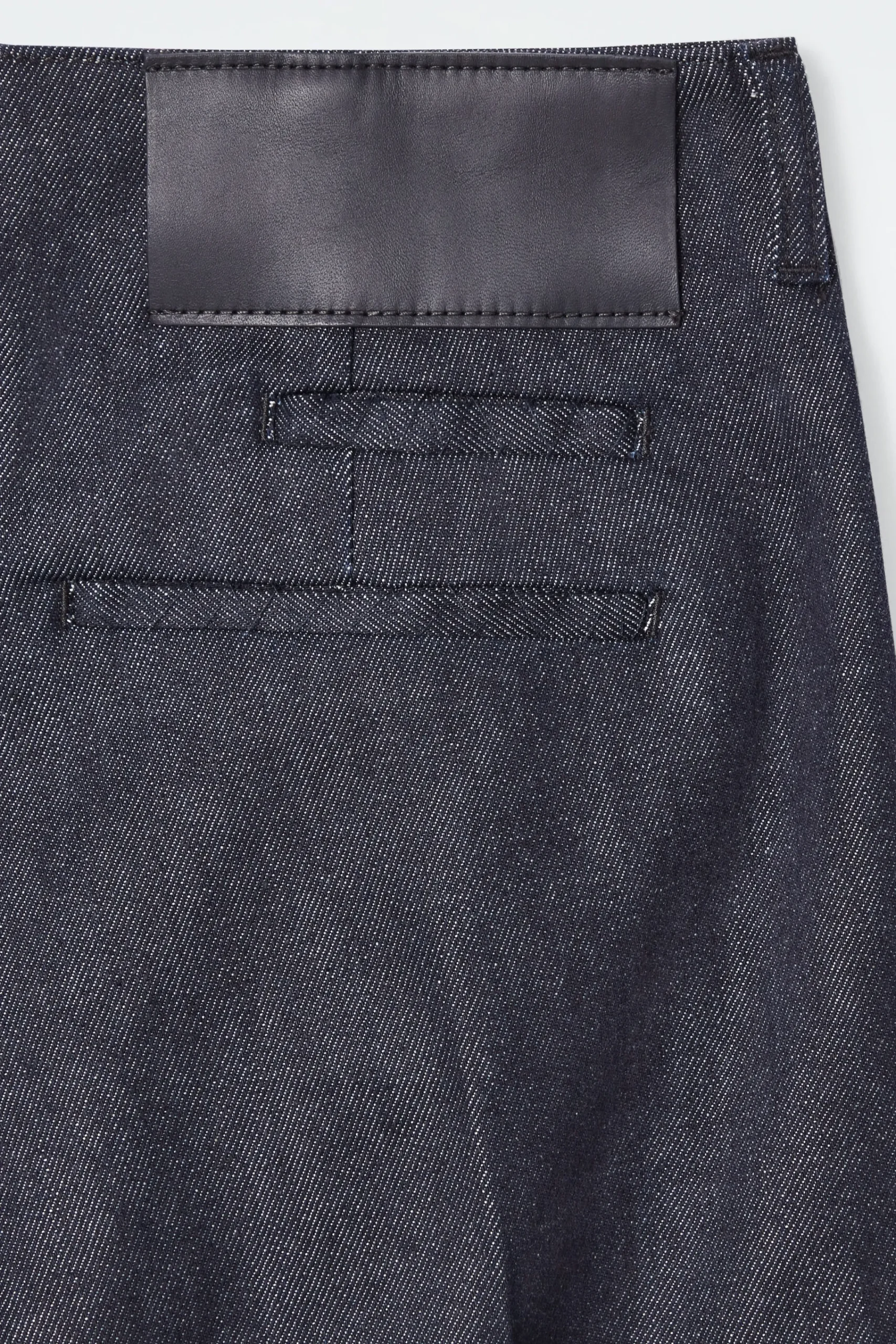 Damen COS Jeans | Hosen*DIE JEANS AUS RAW DENIM MIT WEITEM BEIN