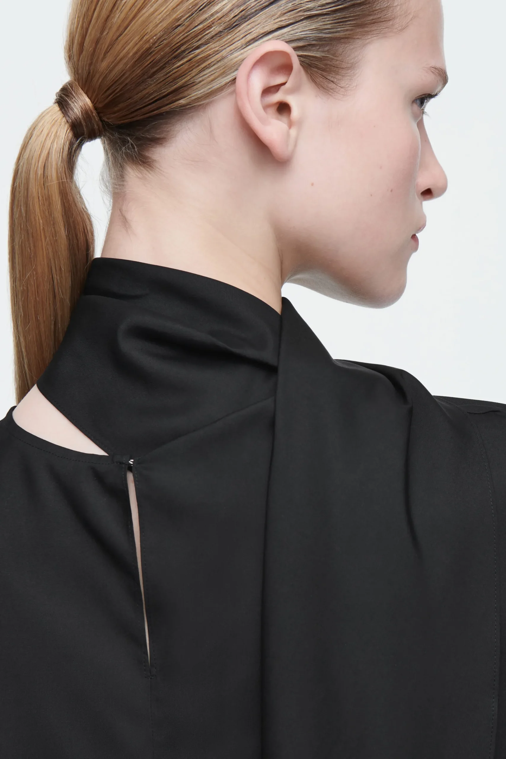 Damen COS Hemden & Blusen | Oberteile*DIE SEIDENBLUSE MIT SCHALDETAIL