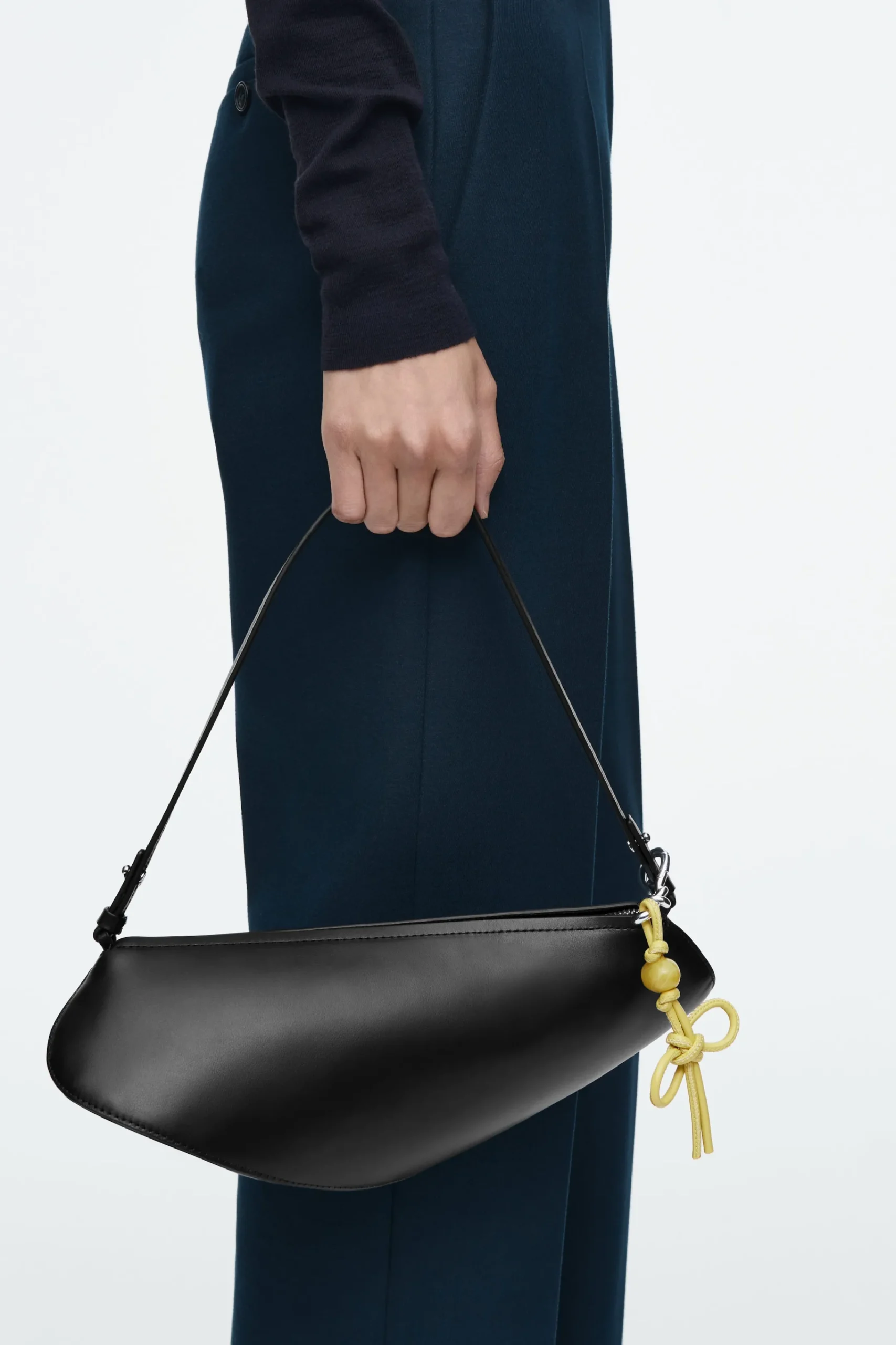 Damen COS Taschen*FORTUNE TASCHENANHÄNGER MIT KNOTENDETAIL