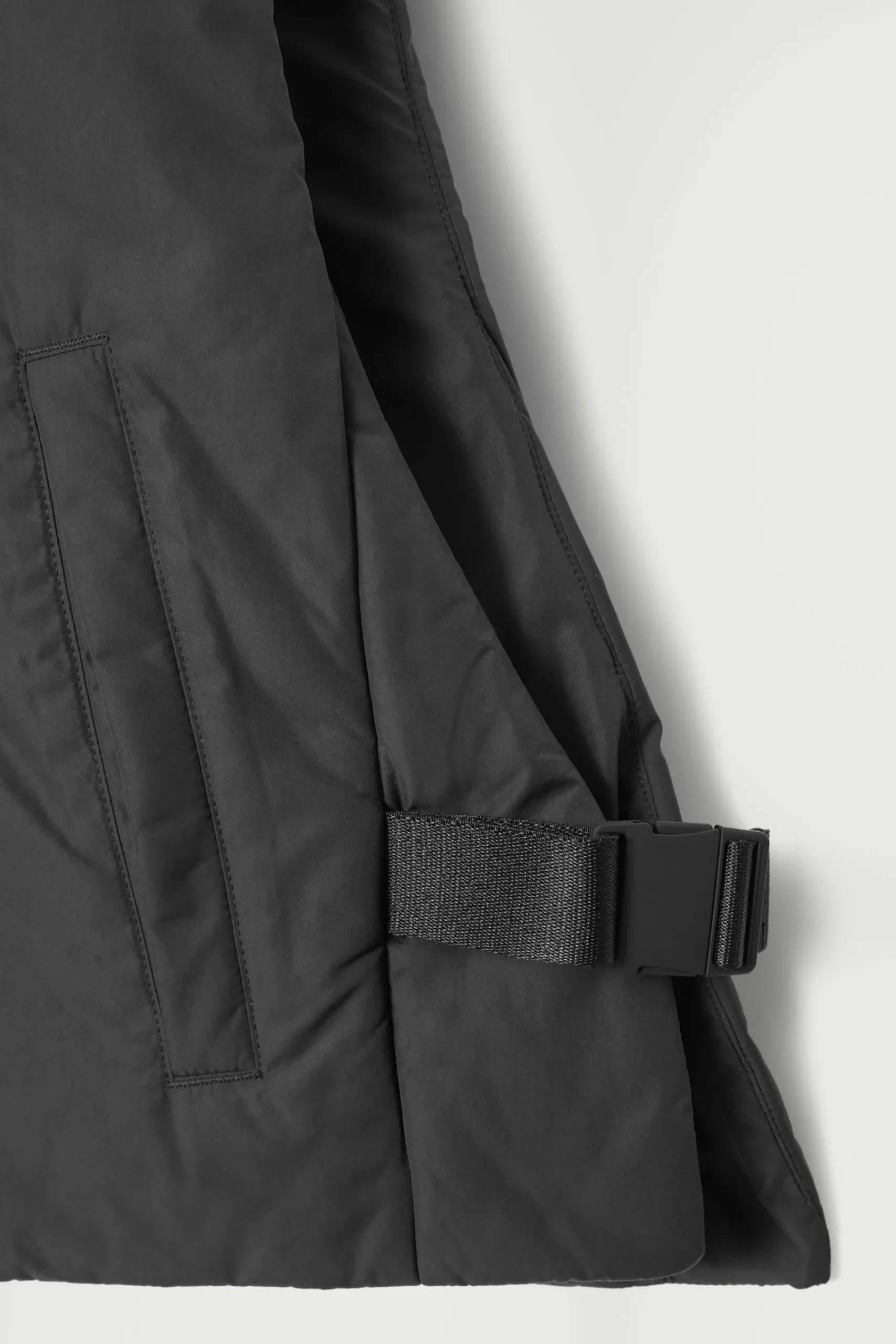 Herren COS Mützen, Schals & Handschuhe | Mäntel & Jacken*GEPOLSTERTE KAPUZENWESTE MIT SEITLICHEN SCHNALLEN