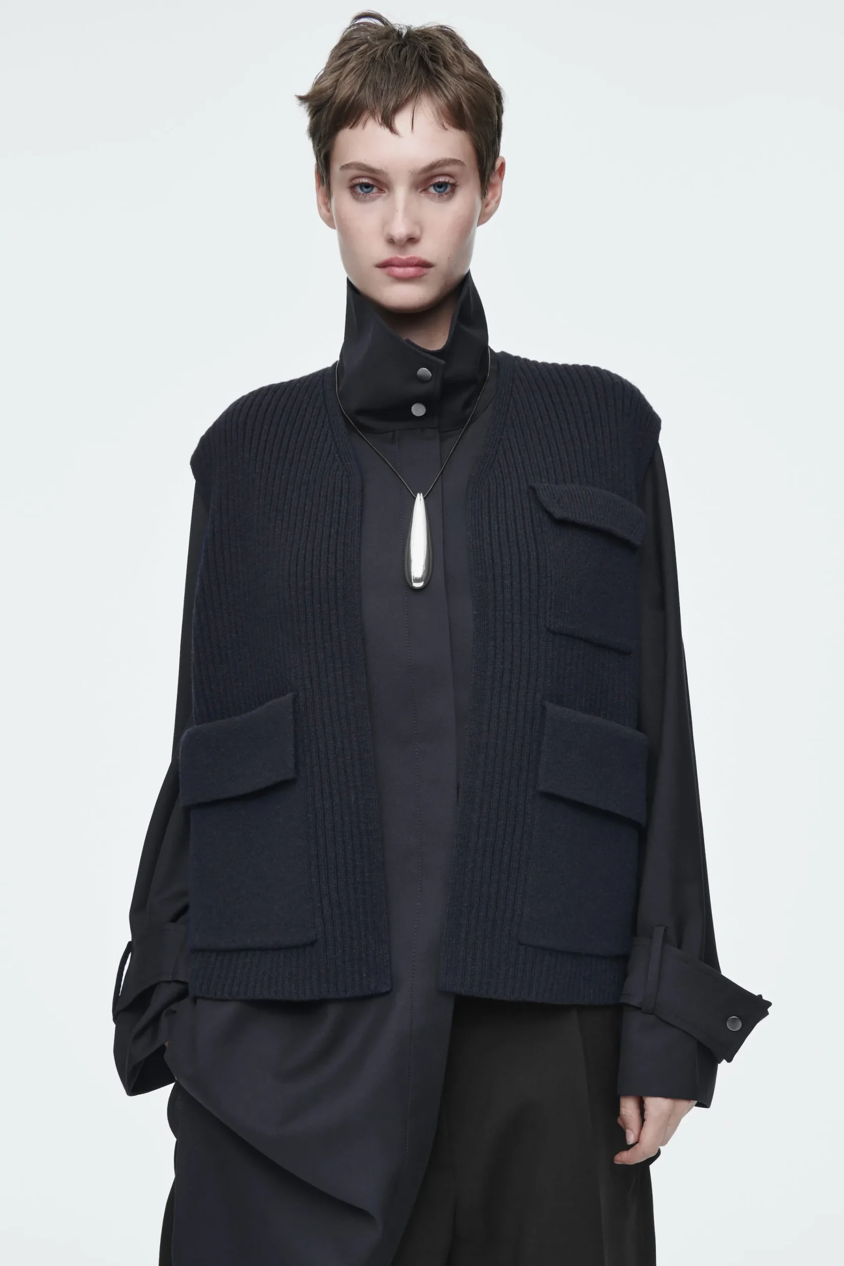 Damen COS Strickmode*GERIPPTE UTILITY-WESTE AUS MERINOWOLLE