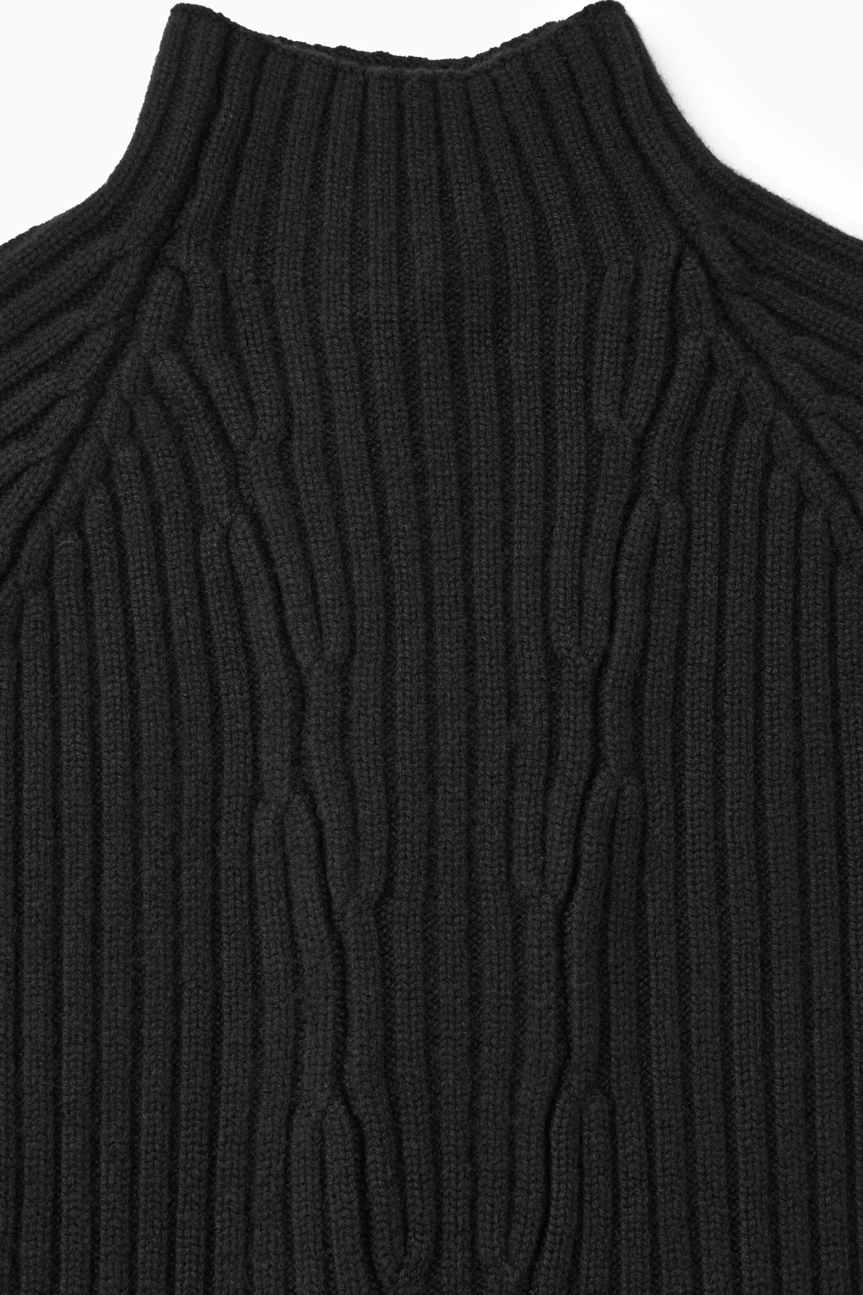 Damen COS Kaschmir | Strickmode*GERIPPTER ROLLKRAGENPULLOVER AUS KASCHMIR