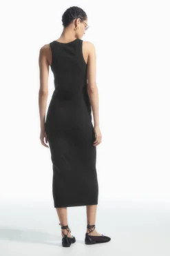 Damen COS Kleider*GERIPPTES SCHLAUCHKLEID
