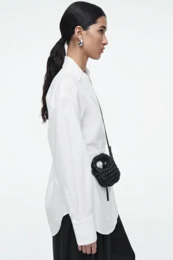 Damen COS Die Gesteppte Tasche*GESTEPPTE MINI-UMHÄNGETASCHE - LEDER