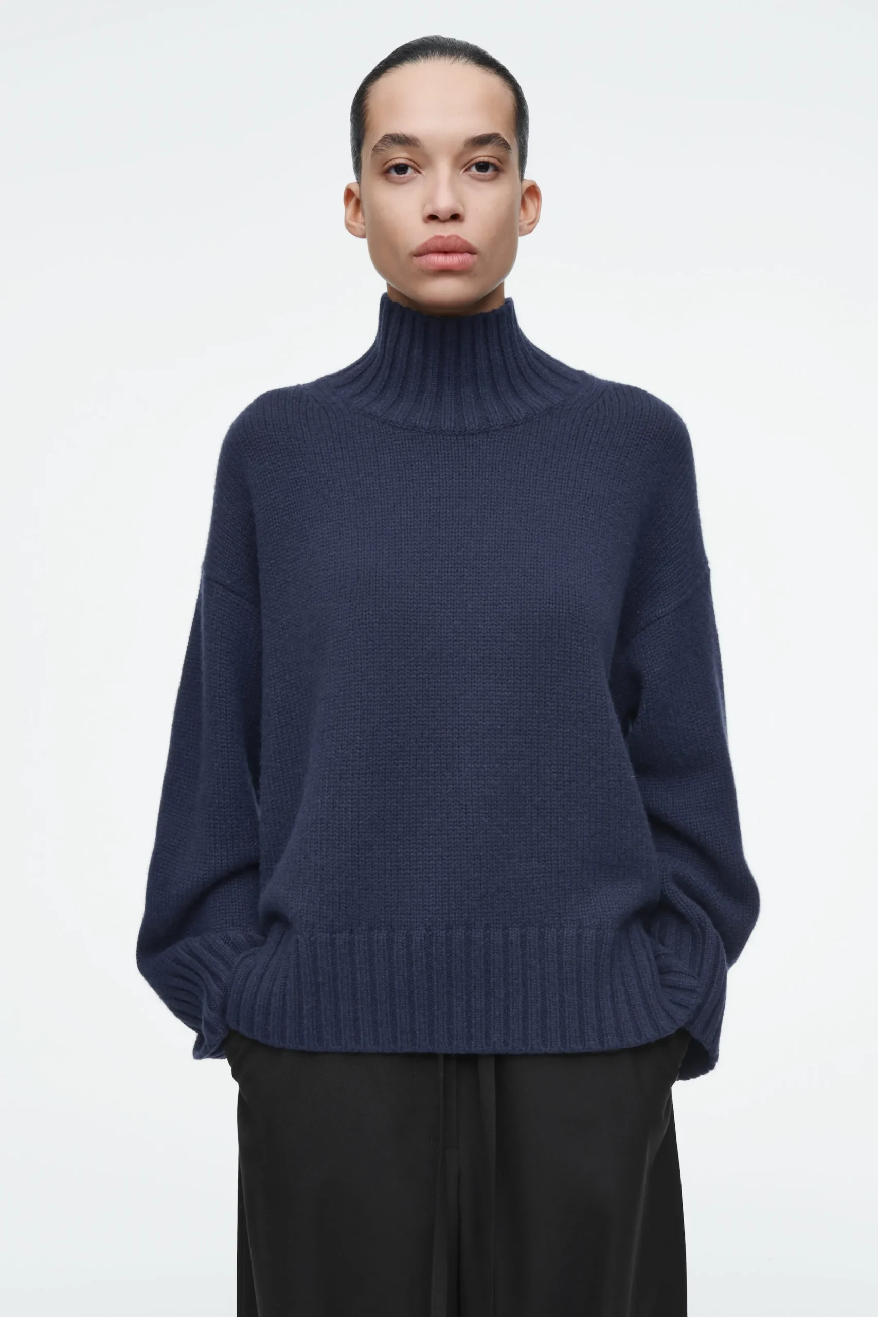 Damen COS Kaschmir | Strickmode*GROBSTRICKPULLOVER AUS KASCHMIR MIT ROLLKRAGEN