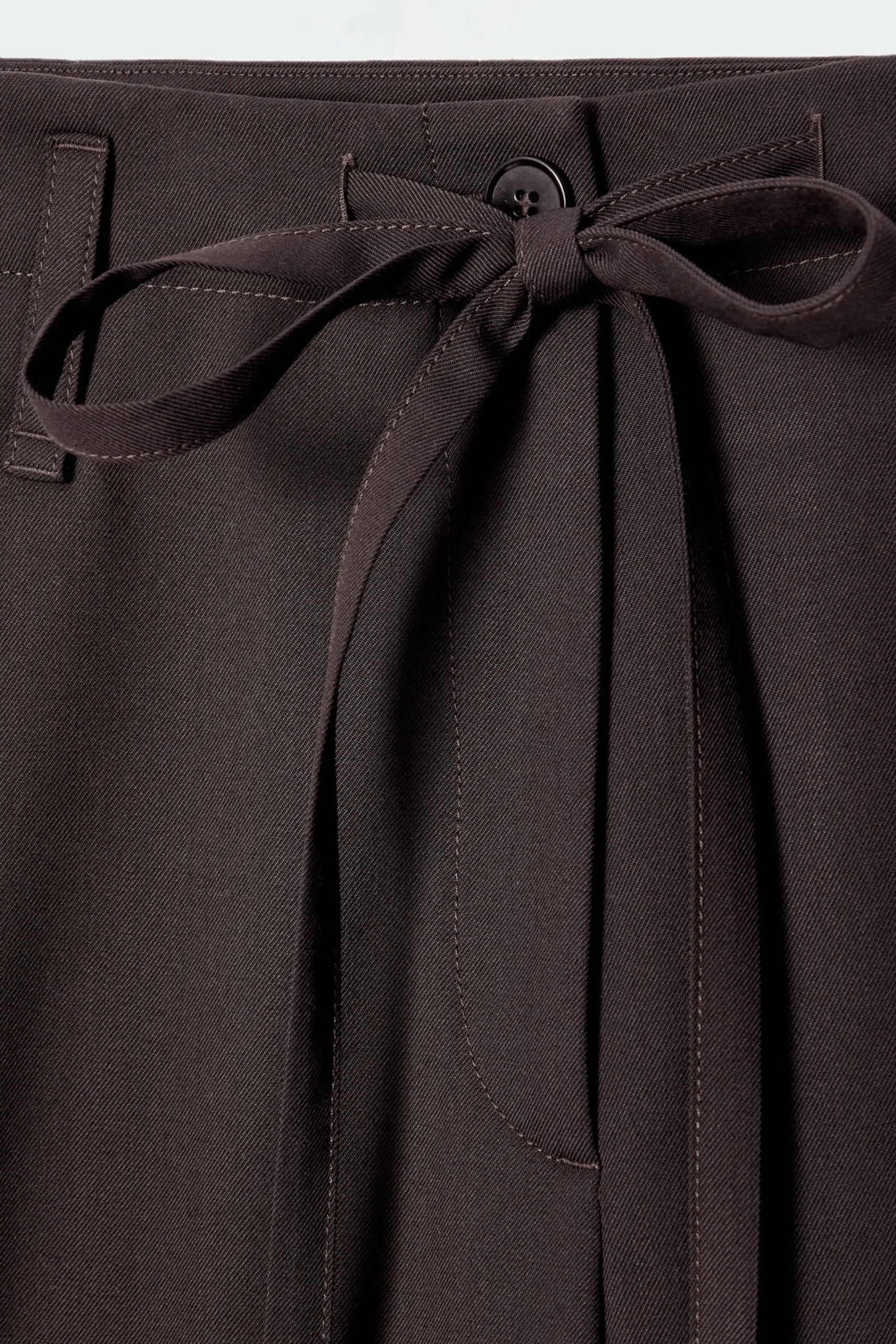 Damen COS Hosen*HOSE AUS TWILL MIT KORDELZUGBUND UND BARREL-BEIN