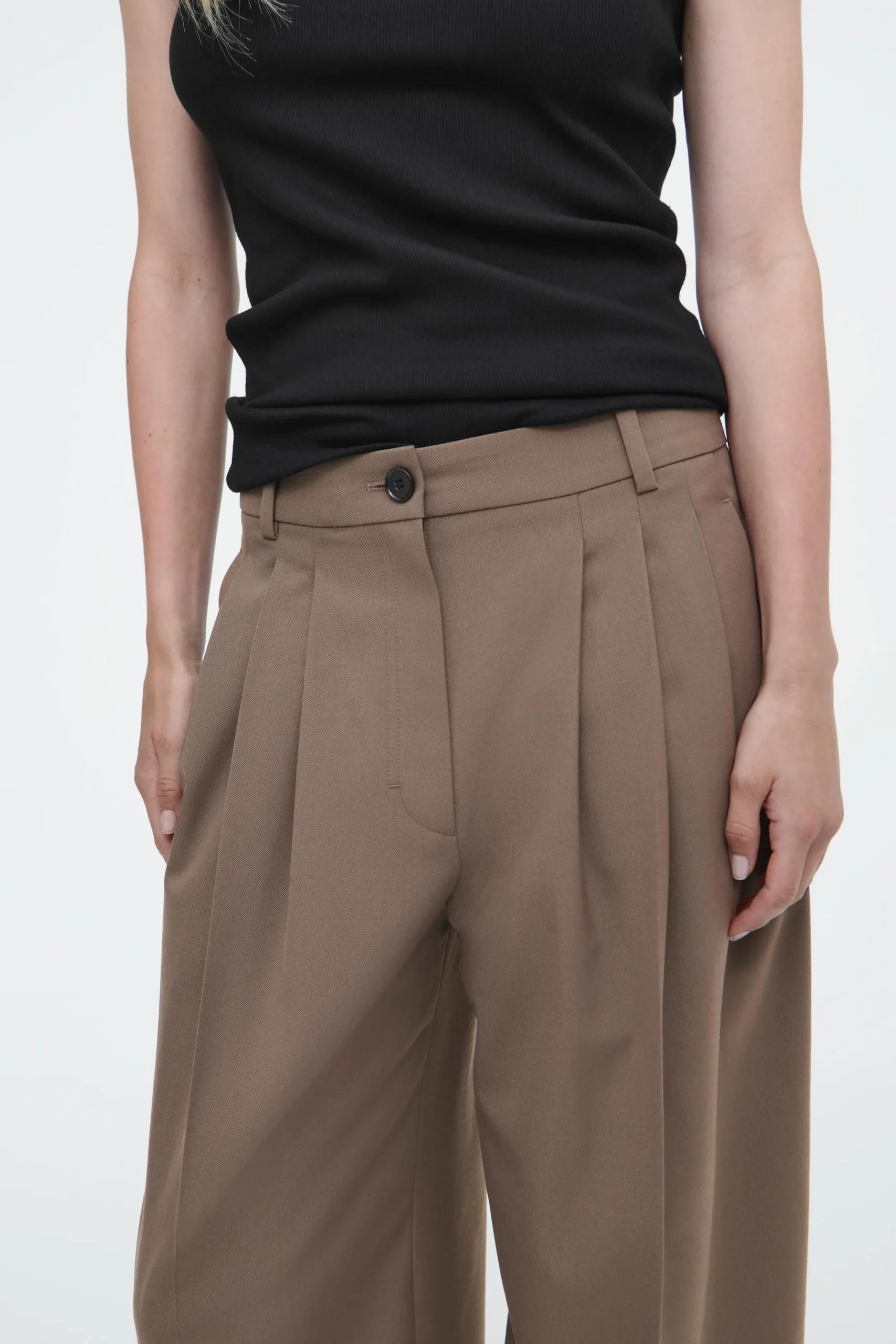 Damen COS Hosen*HOSE AUS WOLL-MIX MIT BARREL-BEIN UND FALTEN