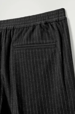 Herren COS Hosen*HOSE MIT ELASTISCHEM BUND UND NADELSTREIFEN