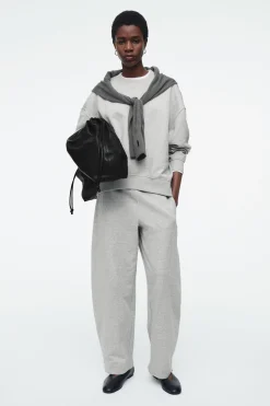 Damen COS Hosen*JOGGINGHOSE MIT BARREL-BEIN