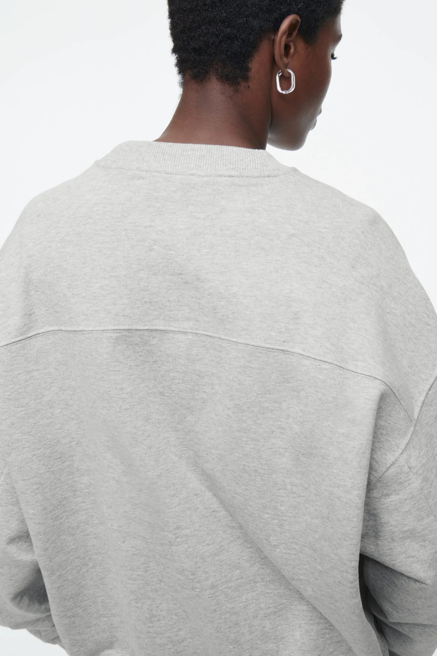 Damen COS Oberteile*KLASSISCHES SWEATSHIRT MIT RUNDHALSAUSSCHNITT