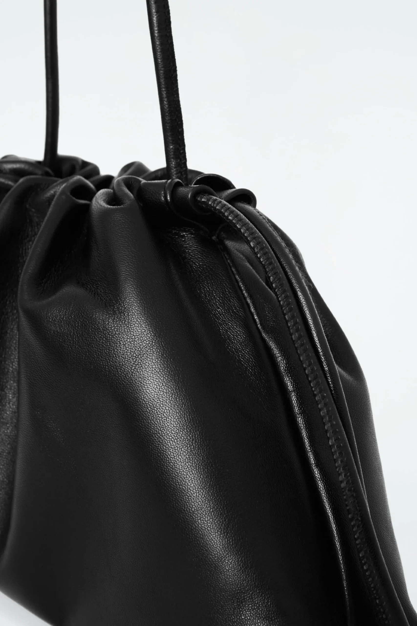 Damen COS Taschen*KLEINE CAVATELLI CLUTCH AUS LEDER