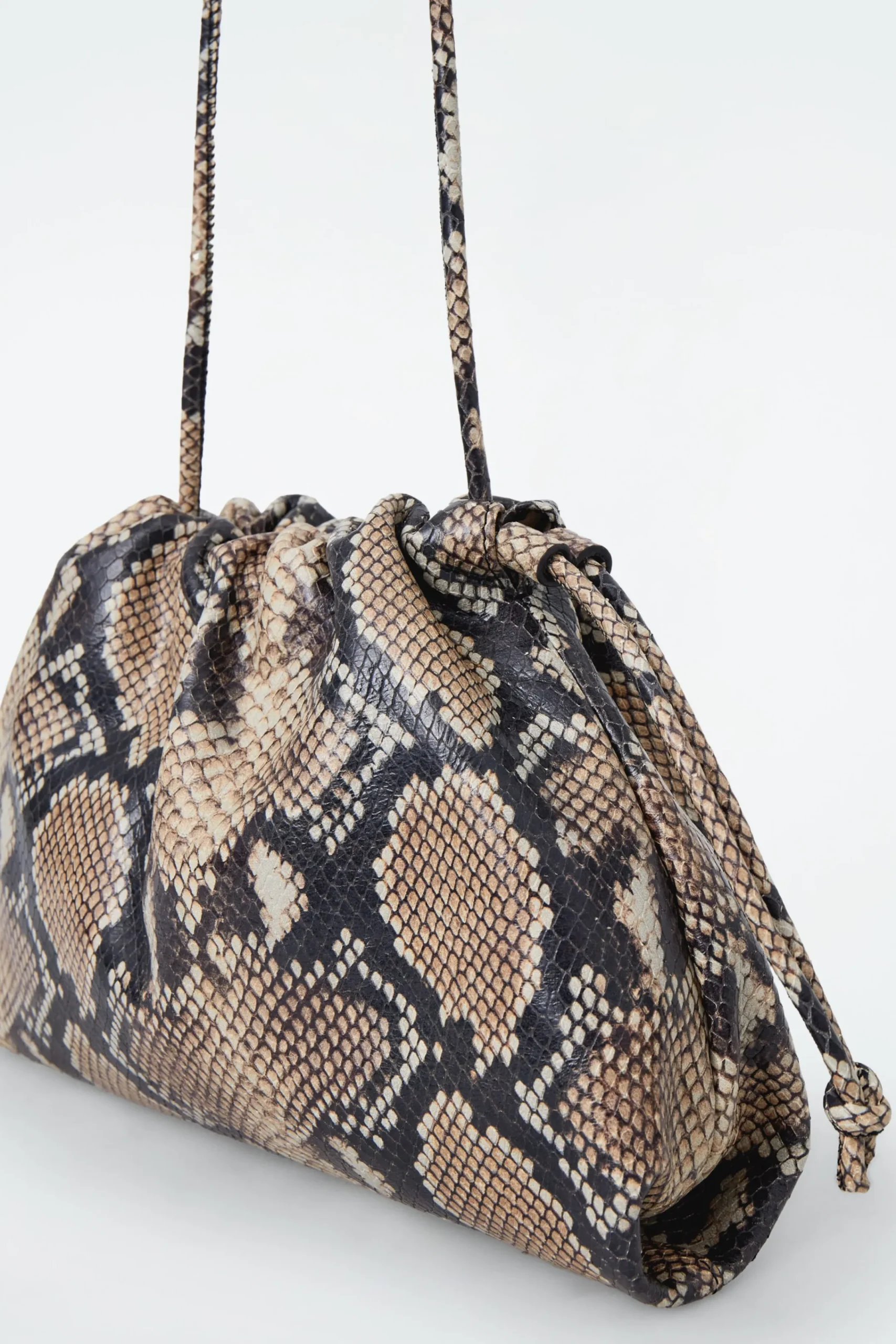 Damen COS Taschen*KLEINE CAVATELLI CLUTCH AUS LEDER
