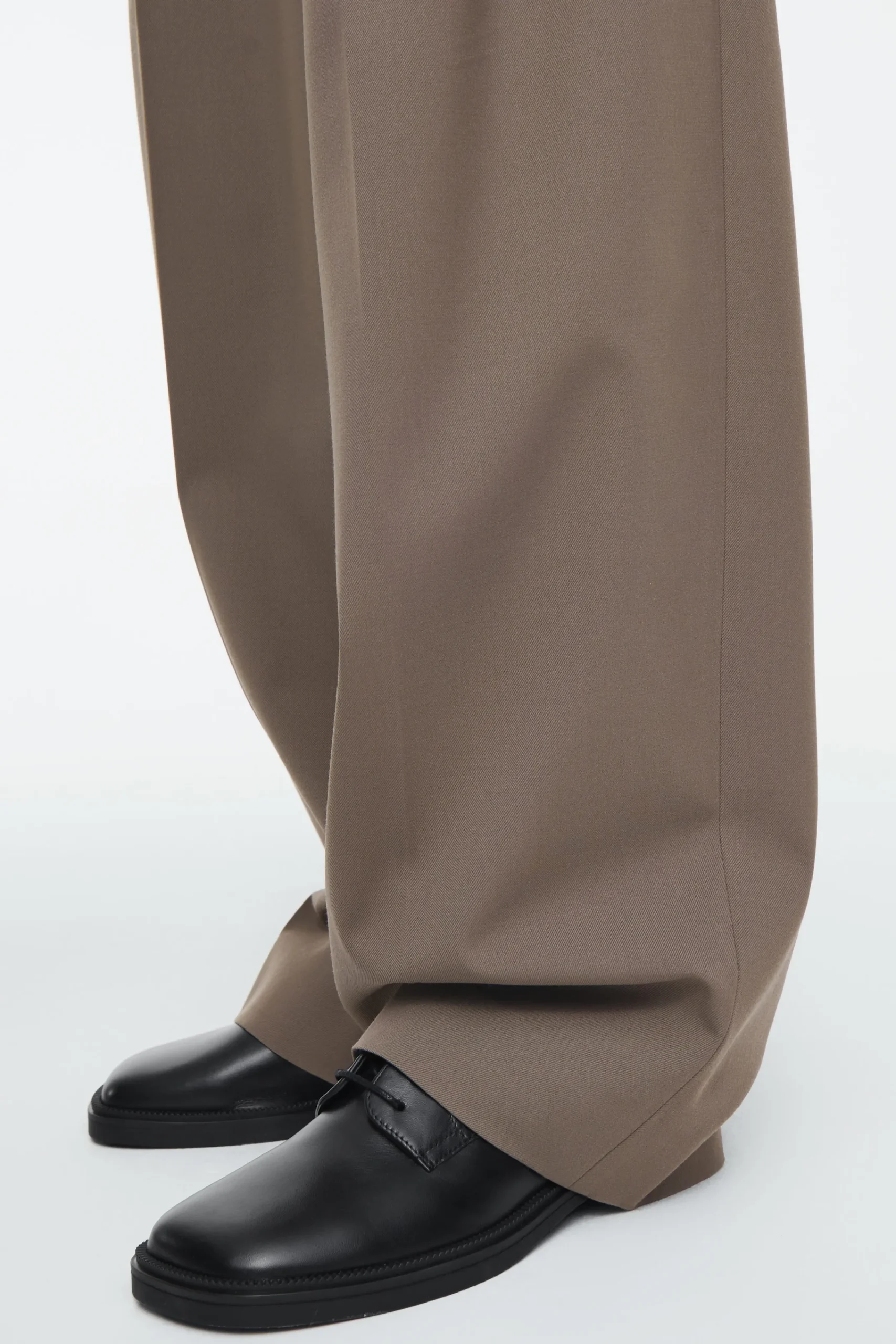 Damen COS Hosen*LOCKERE HOSE AUS TWILL MIT WEITEM BEIN