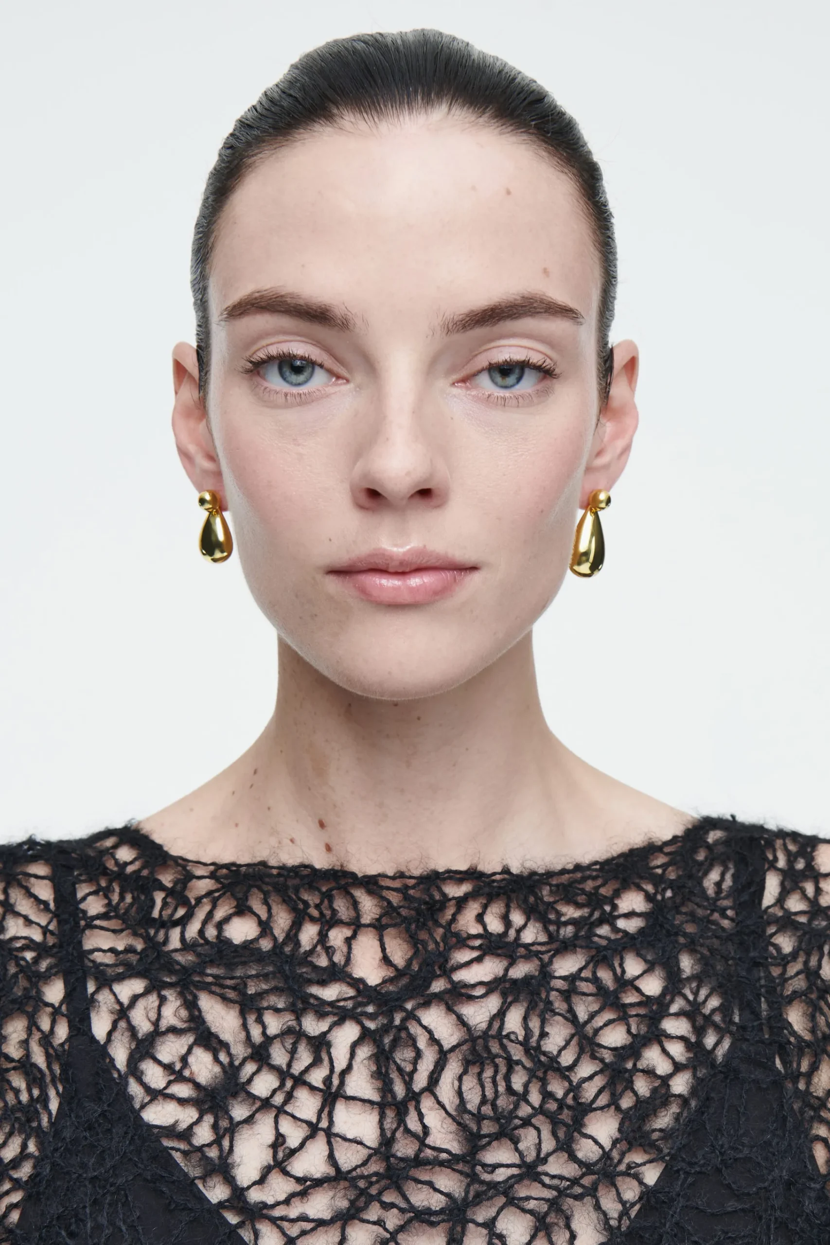 Damen COS Schmuck*MARKANTE WANDELBARE HÄNGEOHRRINGE