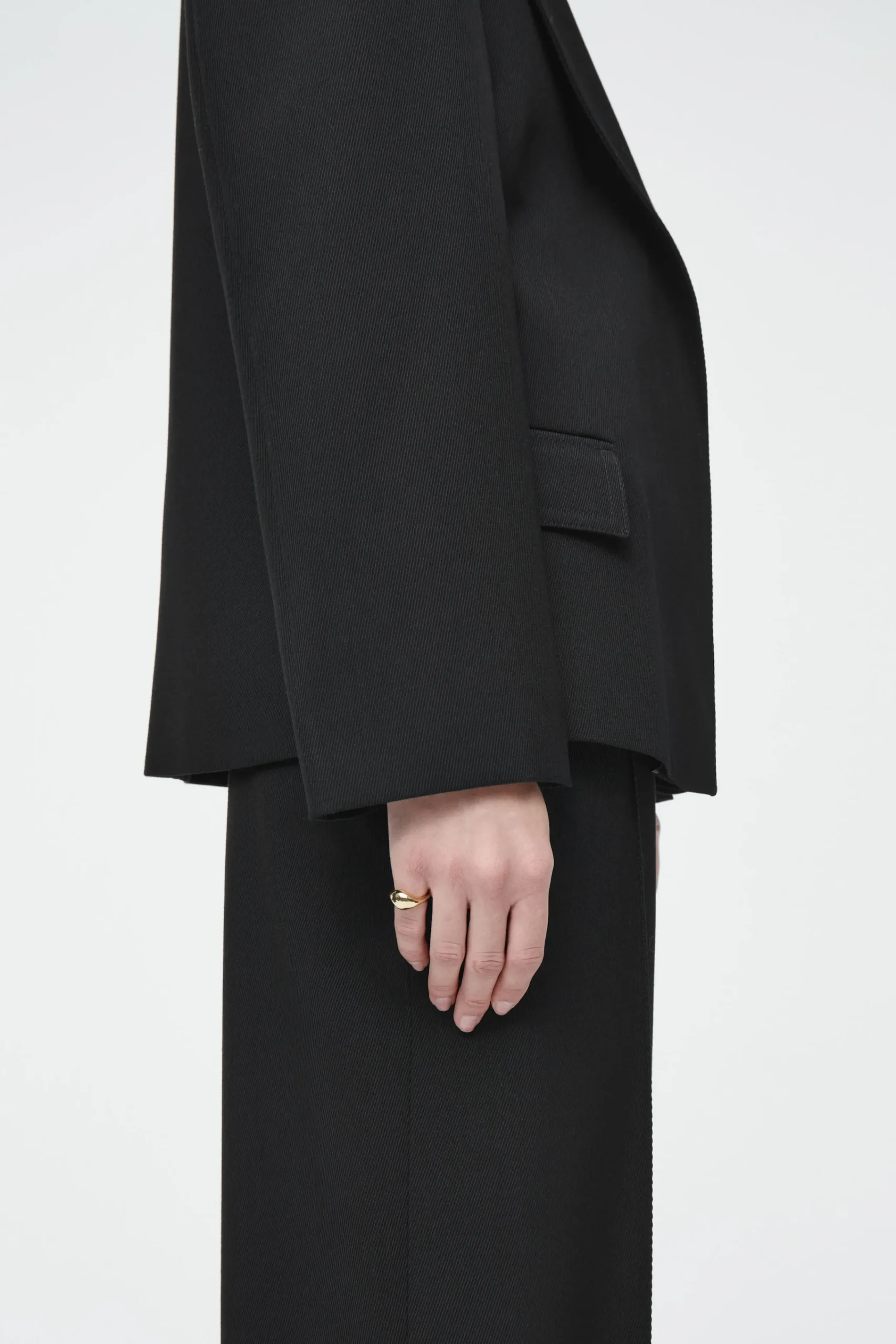 Damen COS Schmuck*MARKANTER RING FÜR DEN KLEINEN FINGER