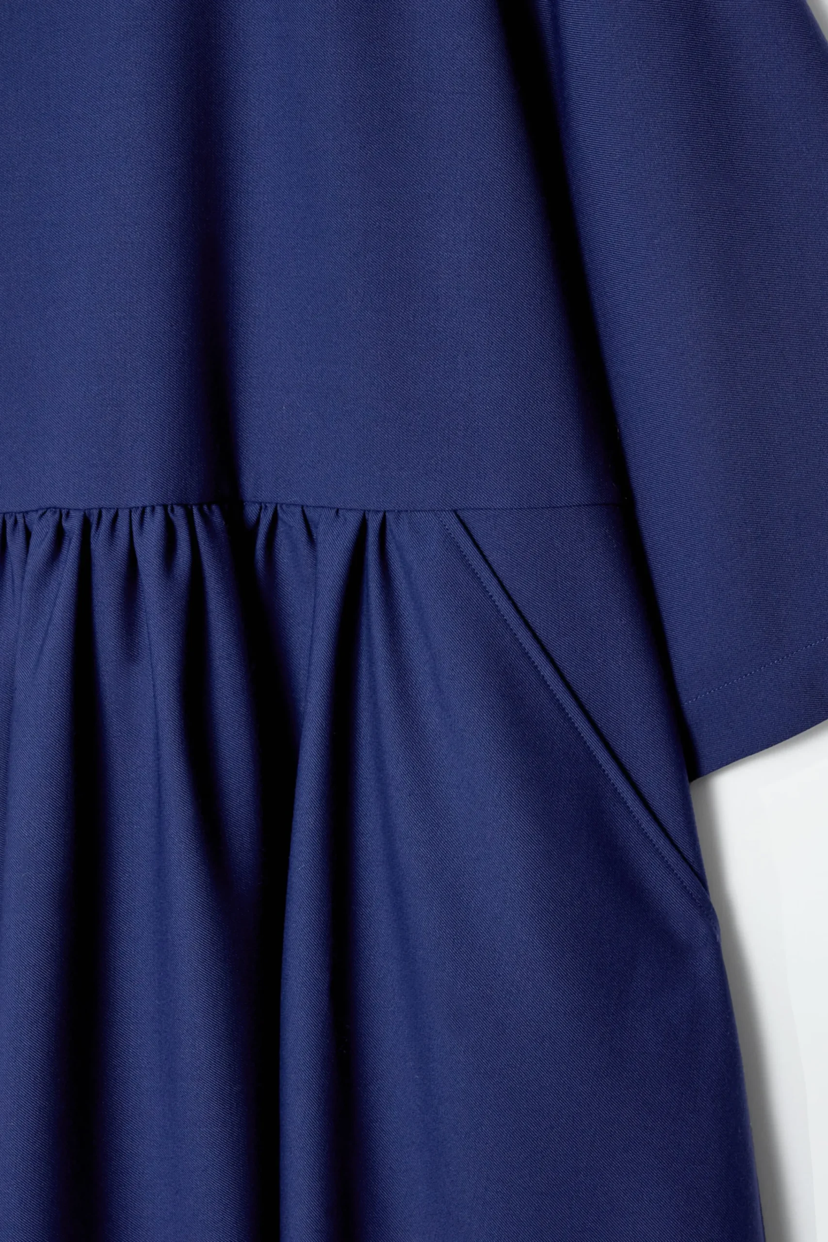 Damen COS Kleider*MIDIKLEID AUS WOLL-MIX MIT RAFFUNGEN
