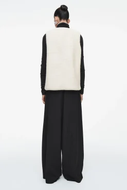 Damen COS Mützen, Schals & Handschuhe | Mäntel & Jacken*OVERSIZED-WESTE AUS KUNSTLAMMFELL