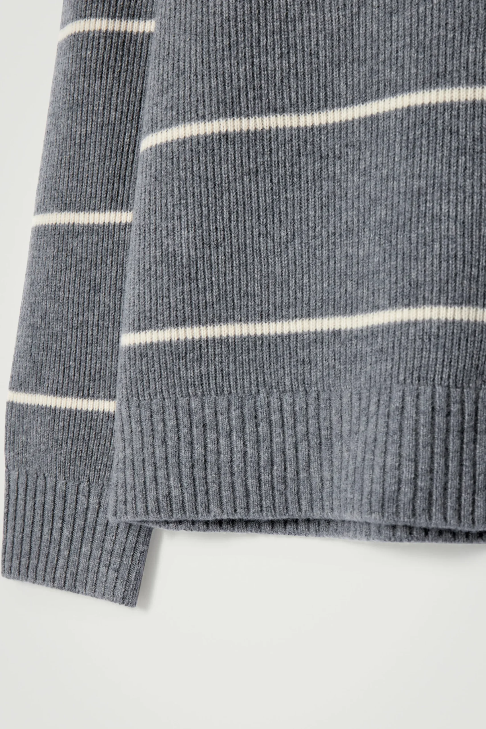 Herren COS Pullover | Strickmode*PULLOVER AUS MERINOWOLL-YAK-MIX MIT STREIFEN