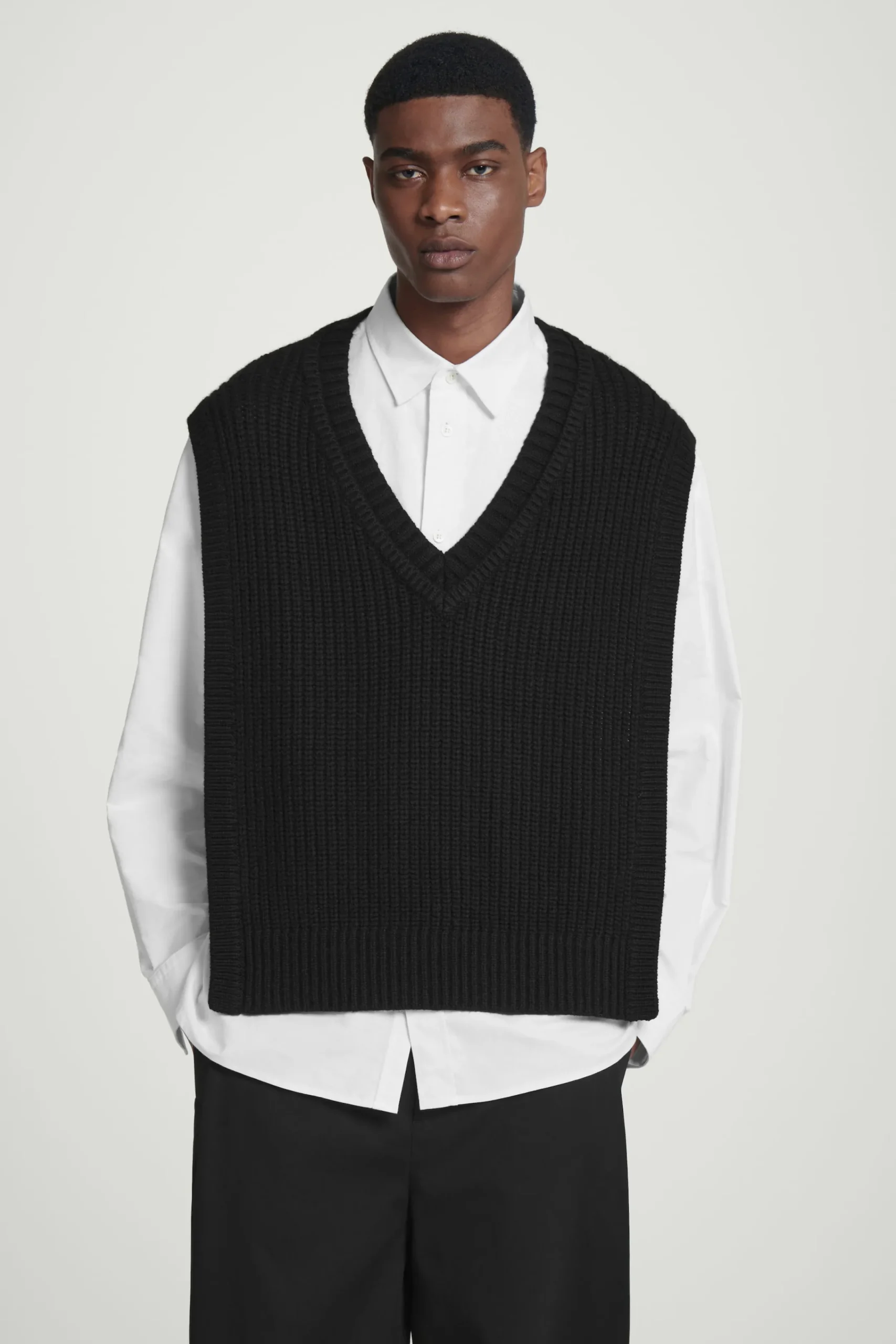 Herren COS Pullover | Kaschmir*PULLUNDER AUS WOLLE UND KASCHMIR MIT V-AUSSCHNITT